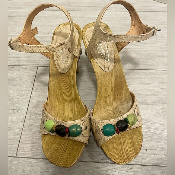 Wooden shoes 🪵 - Picture 5 of 5